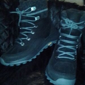 Stylish Black waterproof hiking Boots